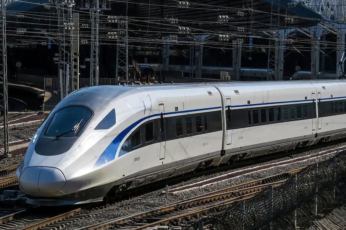 盘点夜景很美的旅游休闲场所,你去过北京西站,大连星海广场吗