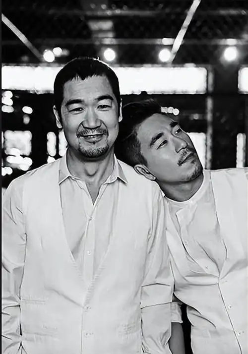 谈及张默,在娱乐圈内也算是个颇具微名的新星.