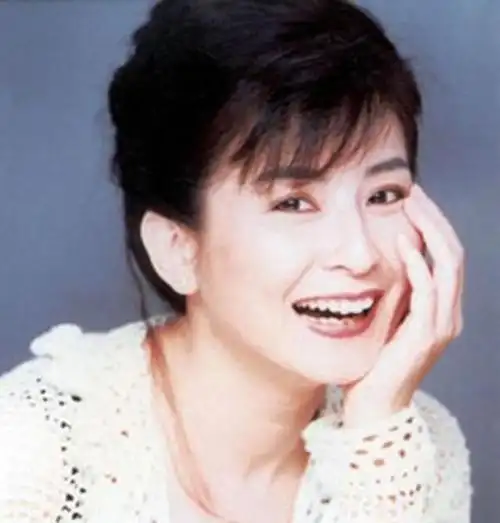 "巨婴天后"陈淑桦:在母亲意外去世后,因生活无法自理被迫隐退