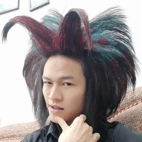 自己的马尾可能还没他头上的一只牛角粗其实看之前杀马特的发型,无一