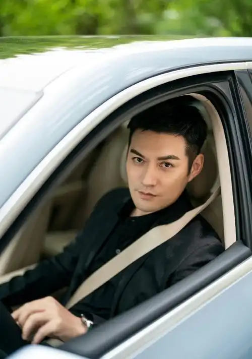 严屹宽在上海看天花板##严屹宽这么多年来的颜值变化