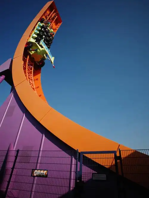 迪士尼 巨型风火轮过山车🎢