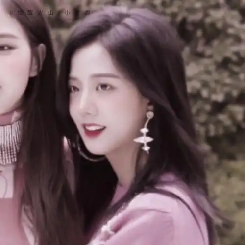 rosé / jisoo cr小黄君