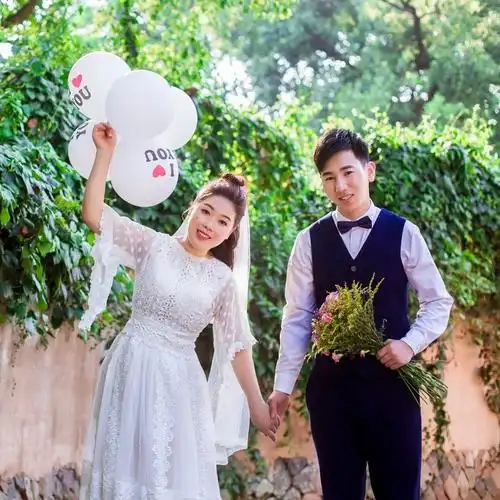 林辉辉&卢康妹邀请您参加我们的婚礼,为我们祝福点赞!