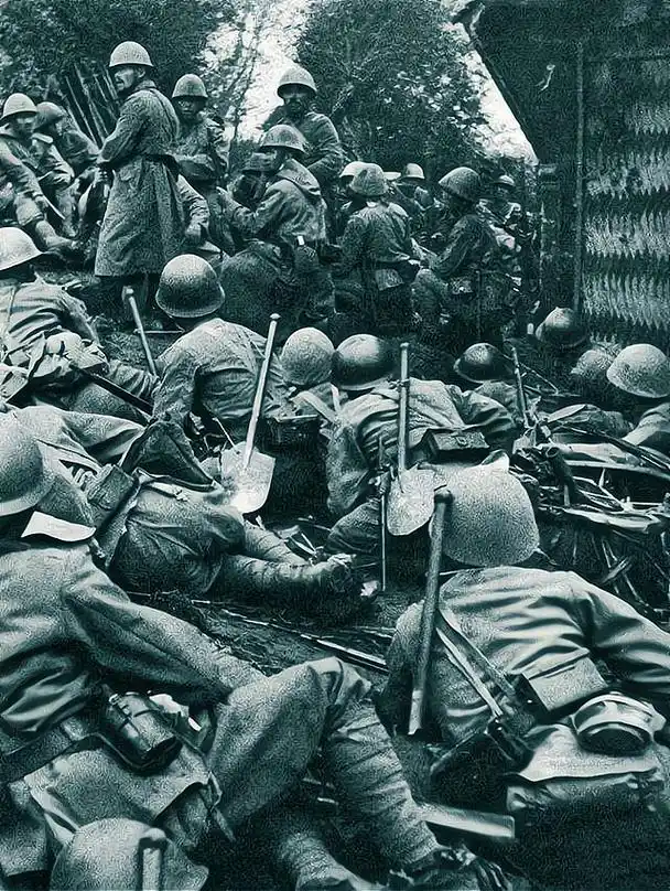 王耀武回忆抗战最险一战:日军夜袭军部,卫士长在眼前被敌人斩首