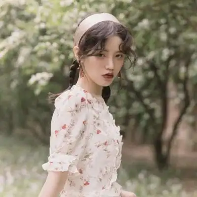 溺毙:微信头像女生气质淡雅.