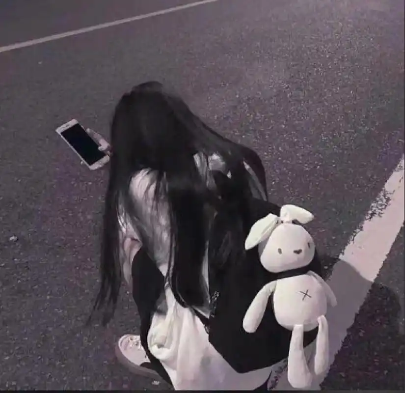 真人女孩悲伤系头像 请大家礼貌拿图