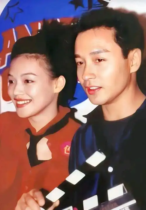 张国荣吻过的女明星(张国荣吻过的歌迷)