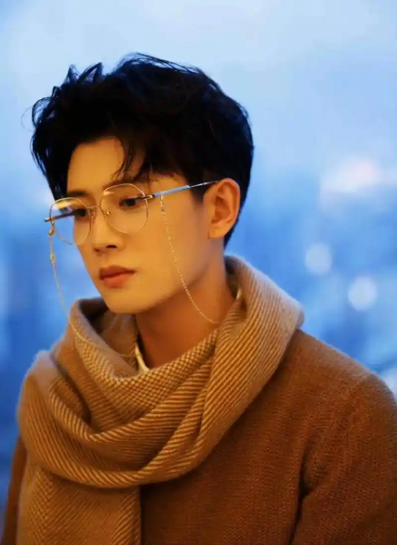 任嘉伦allen 如果一个人在黑暗中生活了近10年,对于他 - 抖音