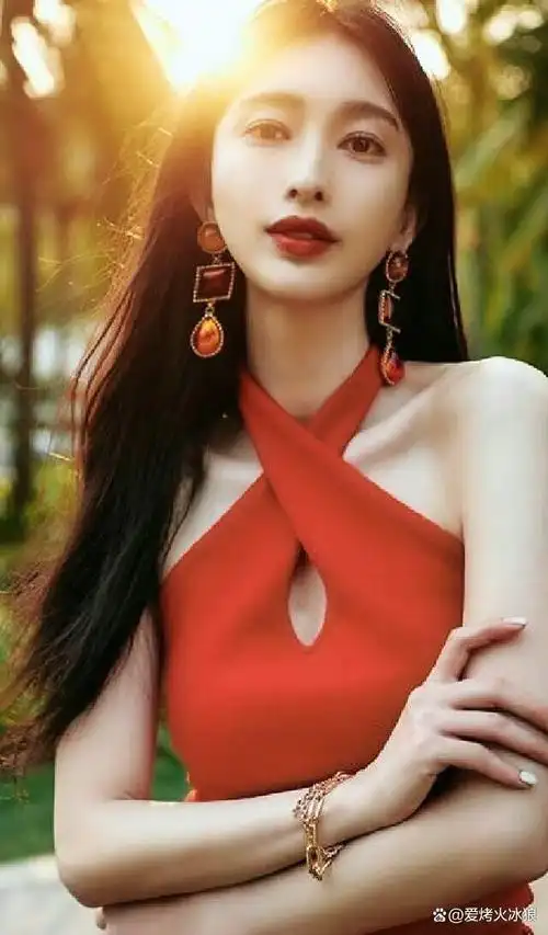 美女明星"张俪"性感写真