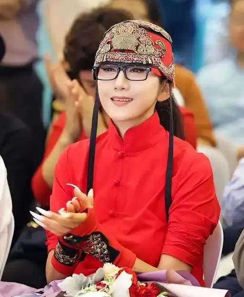 64岁晚节不保这一次名和利救不了自毁前程的杨丽萍