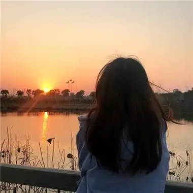 唯美小清新背影女生头像大全2022世上最温暖的两个字