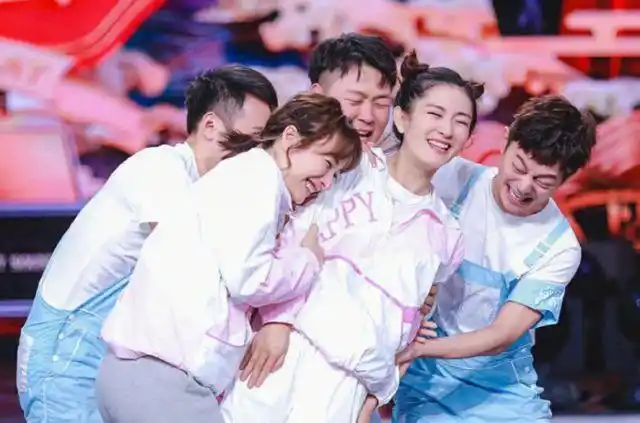 但即使即使主持人的阵容发生了变化,快乐家族的成员也从未发生过变化.