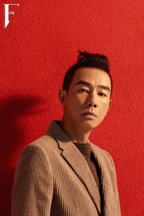 陈小春一句话让父母卖掉了小弟多年来寻找弟弟下落愧疚一辈子