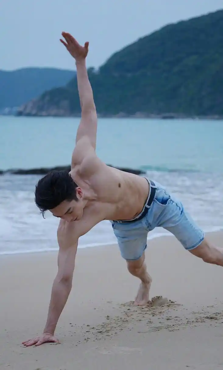 辰亦儒这身材练得真不错,让人馋啊.