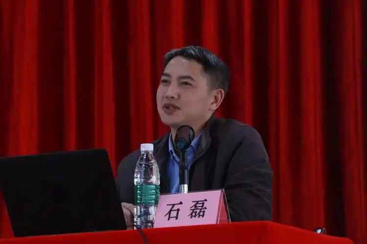 石磊消费文化与传媒