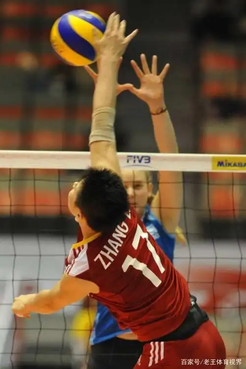 老兵不老,传奇继续,前中国女排主力接应35岁仍在赛场驰骋
