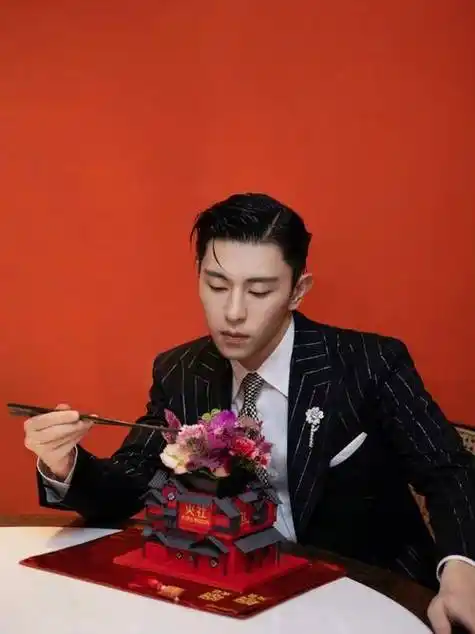 邓伦被封杀一年后,容貌大变认不出,开直播向粉丝袒露心声_网友_生活