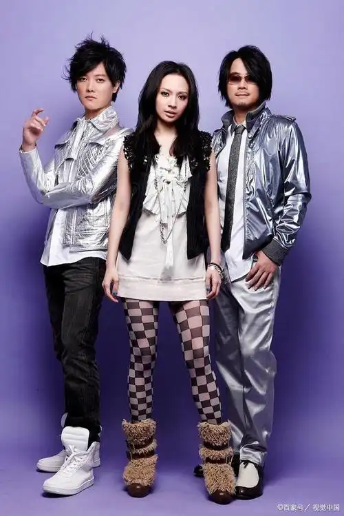 再听《我们的爱》,爱情的起伏和坚持,你会选择怎样的结局?