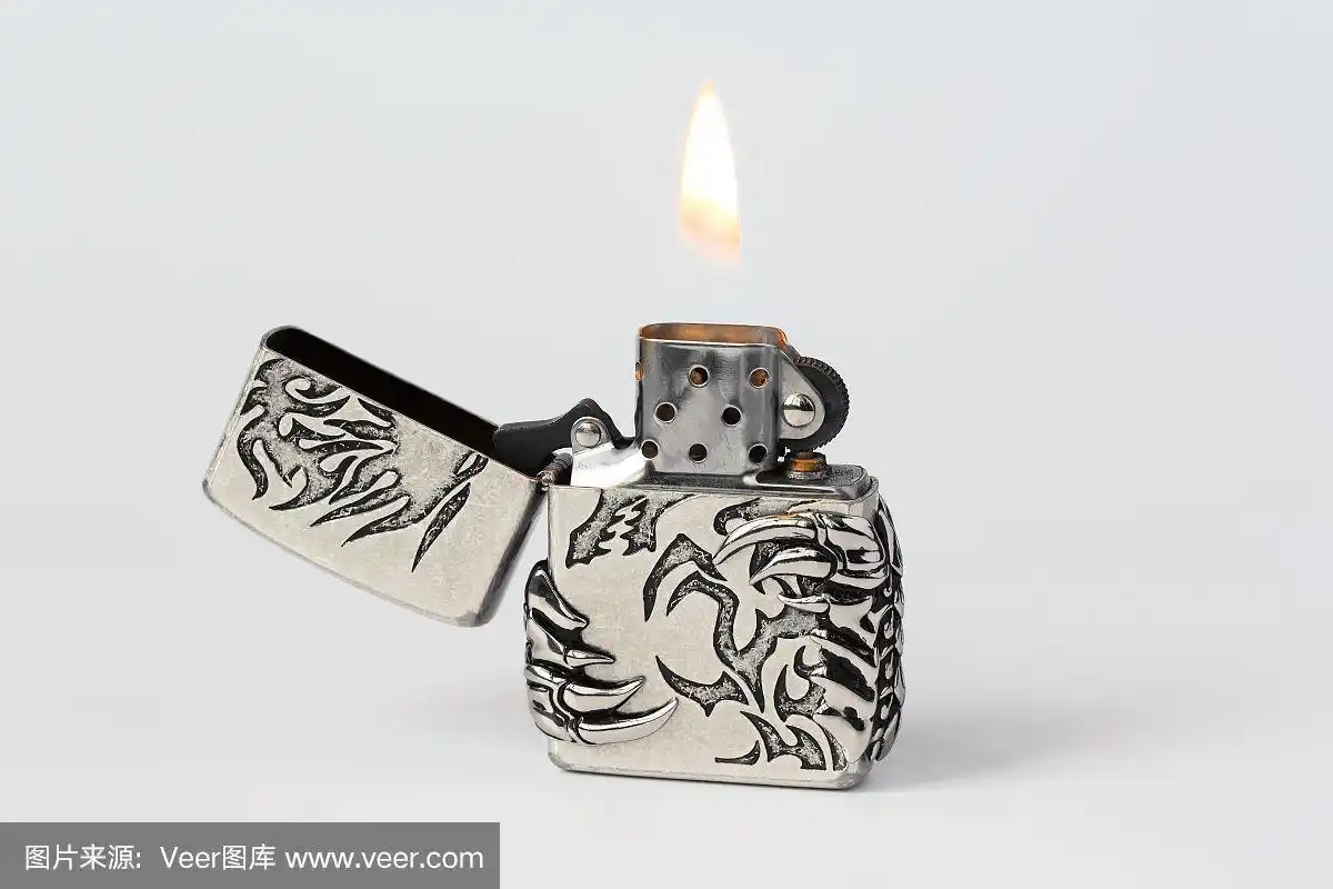 带火焰汽油打火机