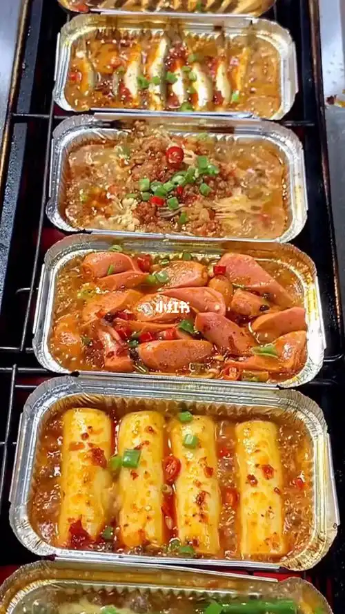 介绍一下,特色锡纸烧,几十种菜品搭配,6种口味,3分钟出餐十几份,你们