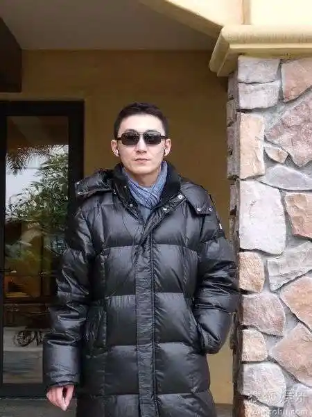 陈昊生活照也酷劲十足