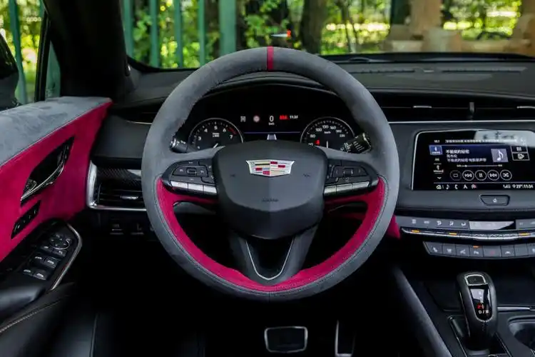 满足个性化需求 实拍凯迪拉克xt4内饰alcantara升级方案