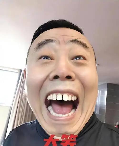 潘长江时隔两年重开直播喊冤绝没卖假酒30年没做过亏心的事