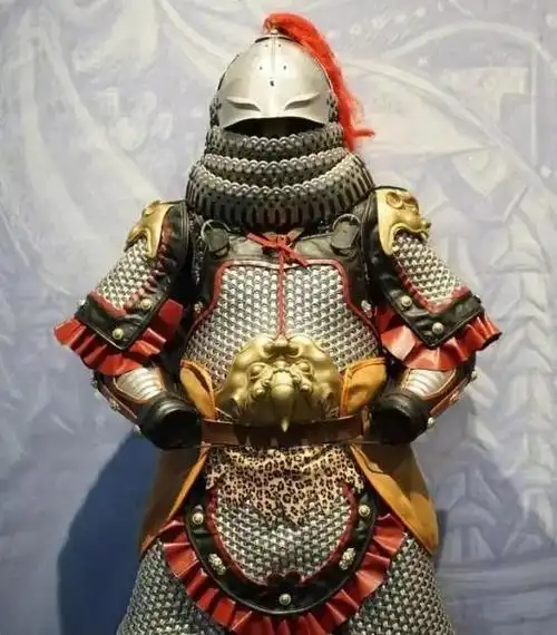 由于盔甲在战场上发挥着巨大作用,所以历朝历代,都将私藏盔甲视为谋反