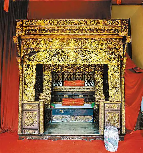 从巴渝古床天下第一床 秘清朝人睡眠的奢华