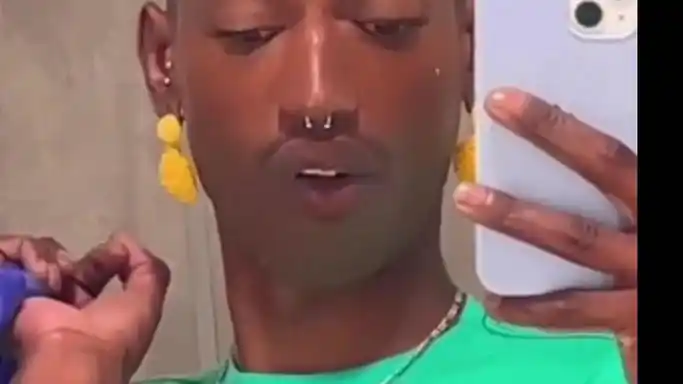 大家好黑人老嫂子今天依旧是嫌弃你们的一天.你们高兴吗.