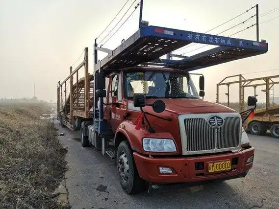 轿运车界大pk,中置轴vs长头半挂,买哪个更合适?