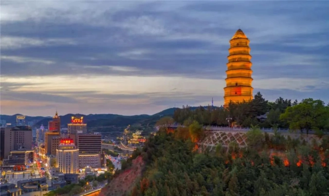 2022延安宝塔山攻略门票票价游玩景点灯光秀介绍