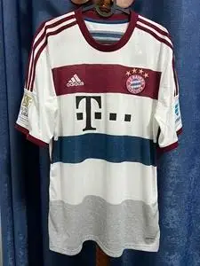 拜仁慕尼黑 1415赛季客场球衣 l码 19号格策 号码略有