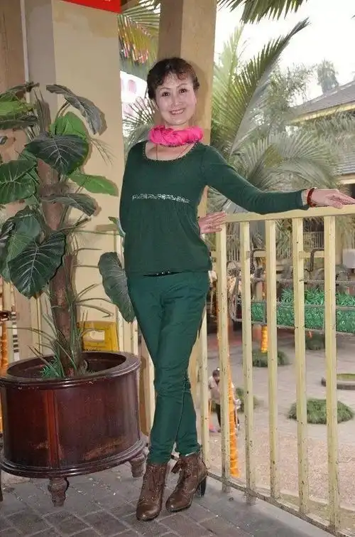 待到山花烂漫时,她在丛中笑 (四四九)