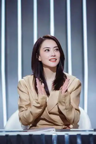 今天的女团总顾问霍汶希