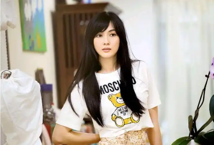 【追】林丽吟为吴尊涂口红 吴尊对妻子撒娇索吻撒狗粮简直太恩爱了