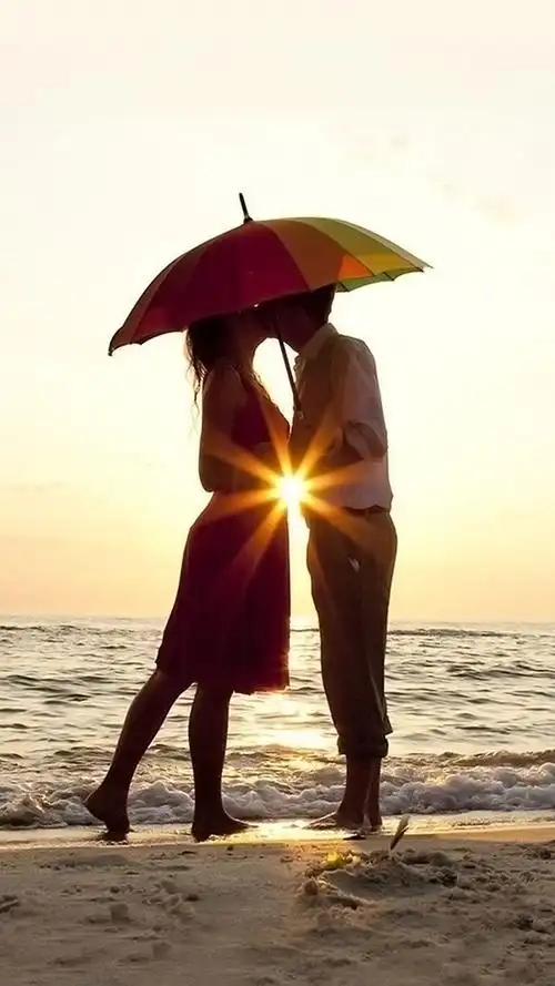 浪漫的情侣 > || 更新时间:2017-03-10 颜色分类: 唯美意境 爱情 唯美