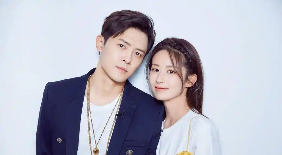 随后颖儿还晒出了老公付辛博特意给她准备的万元生日大礼包,其实夫妻