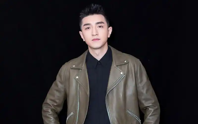 金瀚帅气有型写真图片桌面壁纸