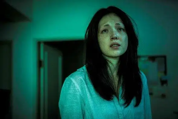 海报及剧照 红衣小女孩2主要电影海报 上映资料 红衣小女孩2主要语言