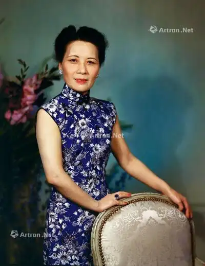 收集   点赞  评论  宋美龄 0 4 背包革命  发布到  民国旗袍 图片