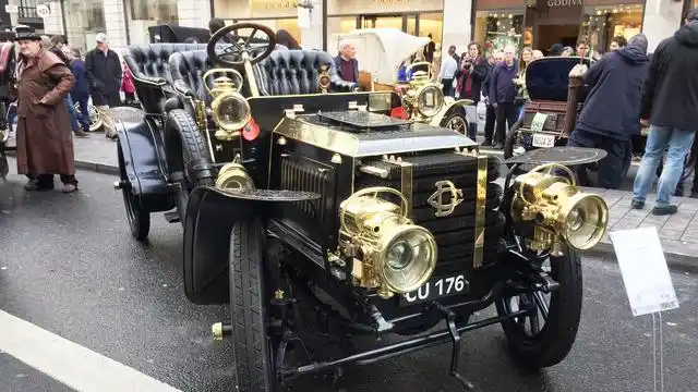 英国公路的汽车图片大全