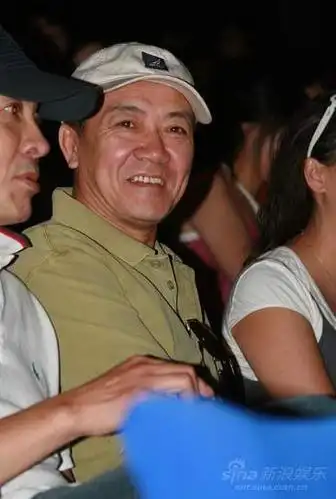 李幼斌刘威捧场观看《嫁给经济适用男》(组图)