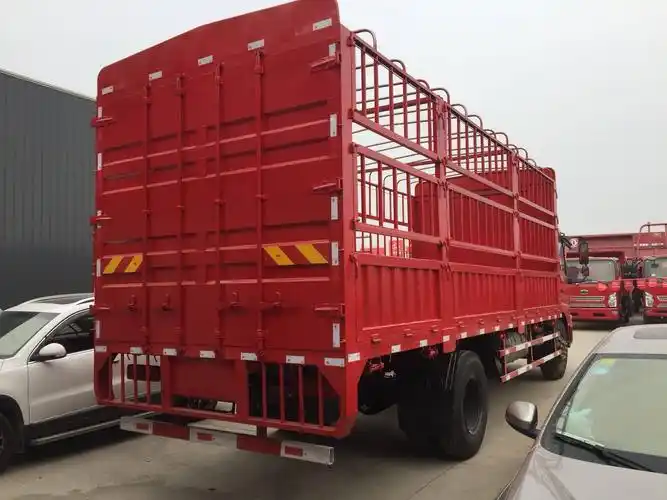 性价比高的东风天锦仓栅厢式货车当选江南宏宇汽车,实用的东风天锦仓