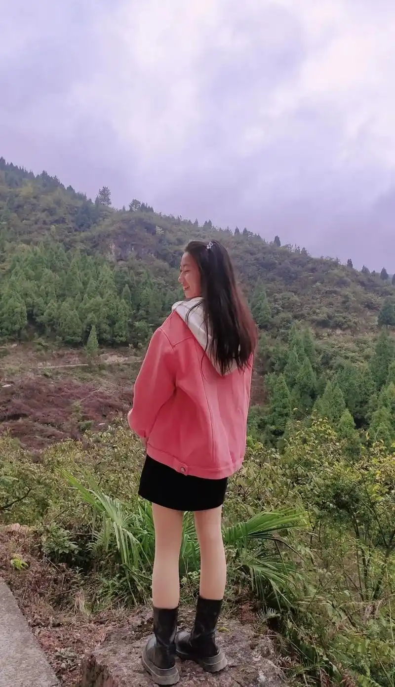 刚17岁时谈过一次恋爱 虽然我们都认识都一个村,都是网恋,分 - 抖音