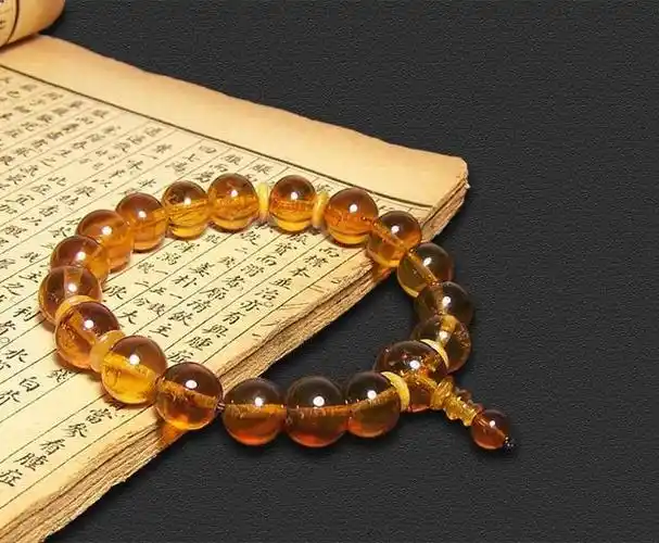 那么金珀该如何辨别真假呢?