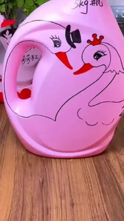 洗衣液瓶子做花盆你们说好看吗#自制花盆 #变废为宝 #手工 #空瓶子的