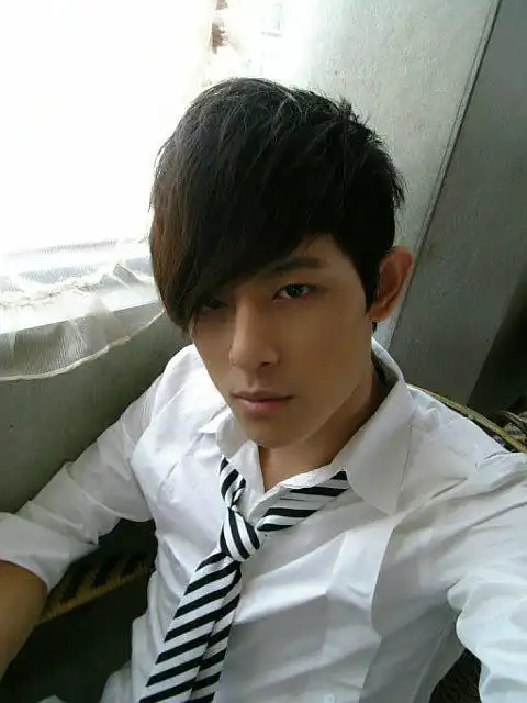 p>庄濠全(owodog zhuang),1982年10月30日出生于台湾省台中市,华语