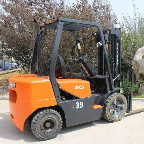 【烟台斗山二手3t中缸带侧移柴油叉车1.5m货叉集装箱叉车供应】图片